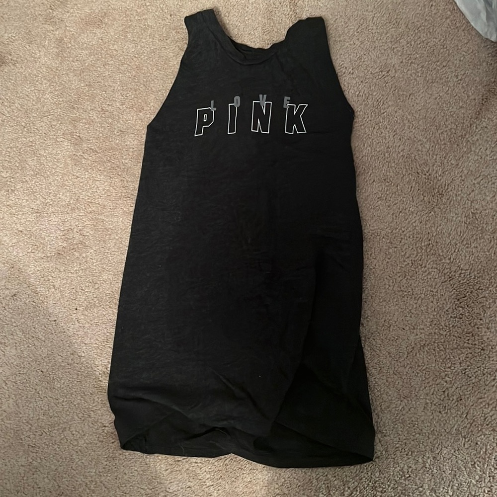 pink tank top